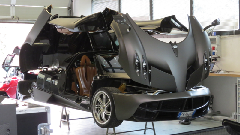 Illustration for article titled Pagani Exists Because Lamborghini Didn't Give A Shit About Carbon Fiber